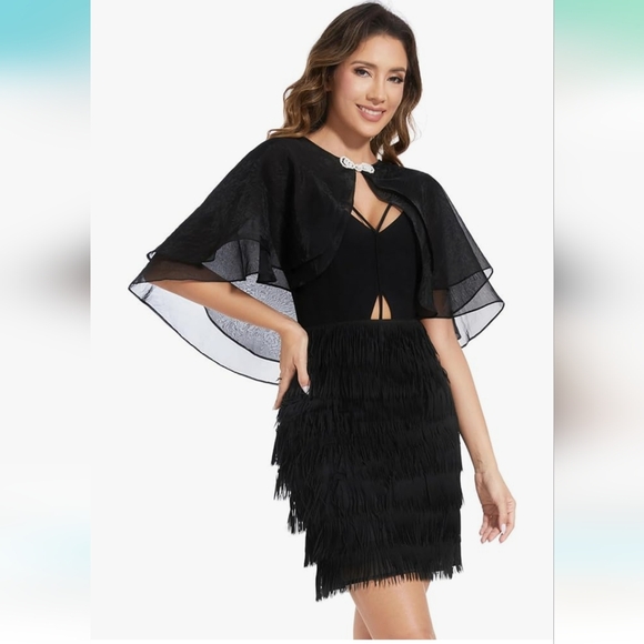 Sheer lightweight shawl - Picture 3 of 12